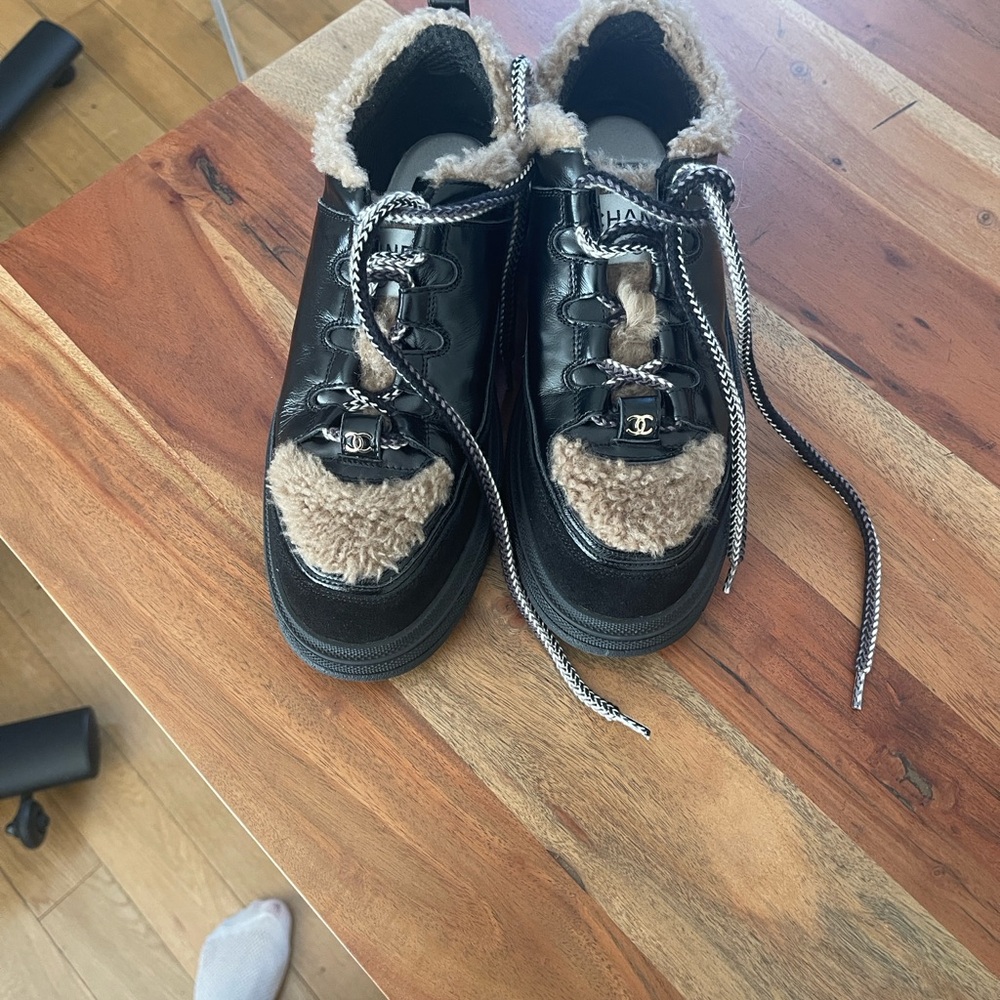 CHANEL Black and Brown Shearling Sneakers - Picture 6 of 7